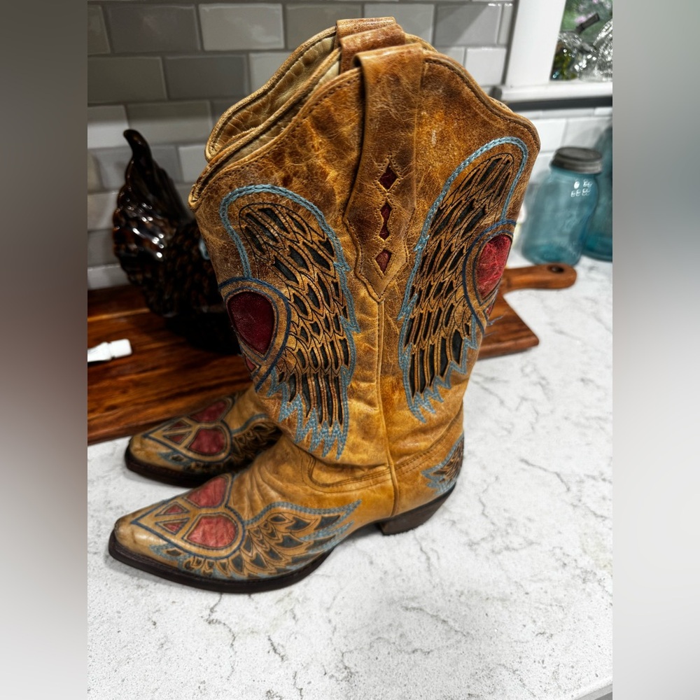 Corral Tan and Red Heart & Winged Embroidered Boots